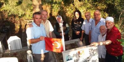 ŞEHİT  ÖZGÜN AVCI KABRİ BAŞINDA DUALARLA ANILDI
