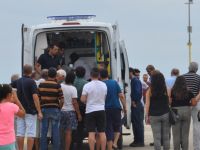 İskeleden denize düşen adamı vatandaşlar kurtardı