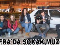Bafra`da sokak müziği