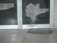 Motosikletle iş yerini kurşun yağmuruna tuttular