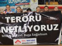 Voleybol müsabakasında terör olayları protesto edildi
