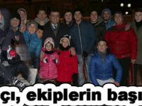 Taşçı, ekiplerin başında