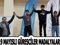 19 MAYISLI GÜREŞÇİLER MADALYALARI TOPLADI