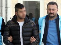 Kız yüzünden tartıştığı kişiyi, bacaklarından bıçakladı