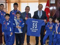 ÖZEL ÖĞRENCİLER BAŞKAN ŞAHİN’İ ZİYARET ETTİ