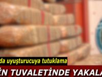 Evinin tuvaletinde uyuşturucu
