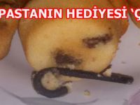 ŞOK PASTADAN ÇİVİ ÇIKTI!