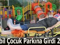 Otomobil Çocuk Parkına Girdi 2 Yaralı