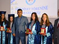 ATATÜRK ORTA OKULUNDA MEZUNİYET COŞKUSU