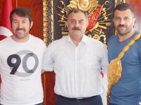 KUNDUZ BAŞPEHLİVANI ATLI BAŞKAN ÖZBALCI’YI ZİYARET ETTİ