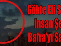 Gökte Eli Silahlı İnsan