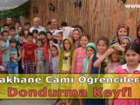 Kuran kursu öğrencilerinin dondurma keyfi