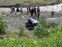 Otomobil dereye uçtu 3 ölü 3 yaralı