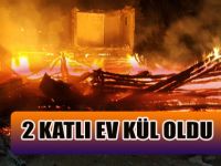 Alaçam'da 2 katlı ev kül oldu
