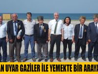 BAŞKAN UYAR GAZİLER İLE YEMEKTE BİR ARAYA GELDİ