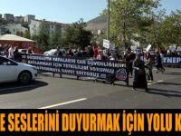 Yetkililere Seslerini Duyurmak İçin Yolu Kapattılar