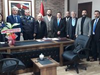 MHP İlkadım İlçe Teşkilatı, ilçe emniyet müdürü Ahmet Yöntem'i ziyaret etti.