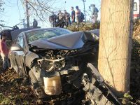 Çarşamba ilçesinde araç ağaca çarptı