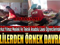 Liseli Öğrencilerden Örnek Davranış