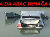 Bafra'da Virajı Alamayan Araç Irmağa Uçtu