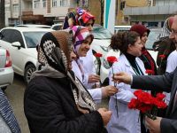 BAŞKAN ŞAHİN VE EŞİ DÜNYA KADINLAR GÜNÜNÜ KUTLADI