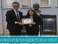 BAL' DA EN ÇOK KİTAP OKUYAN ÖĞRENCİYE BELGE VERİLDİ