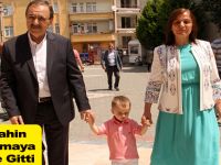 Başkan Şahin Oy Kullanmaya Torunu İle Gitti
