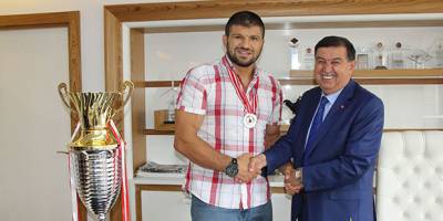 Pehlivan Şaban Yılmaz’dan Başkan İkiz’e ziyaret