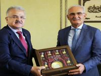 Yılmaz, "Türkiye'de büyüme istikrar sürecek"