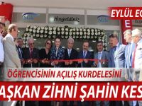 Öğrencisinin Açılış Kurdelesini Başkan Zihni Şahin Kesti