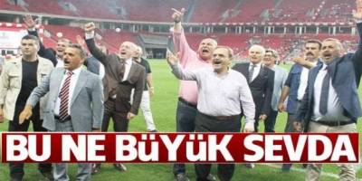 Samsun Maçında  Zihni Şahin'e Sevgi Seli