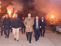 Yoldan geçen adaya ihtiyacımız yok