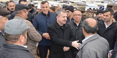 SEBAHATTİN ÖZDEMİR CANLI HAYVAN PAZARINI ZİYARET ETTİ