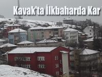 Kavak'ta İlkbaharda Kar Yağdı