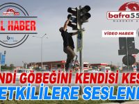 Kendi Göbeğini Kendisi Kesti