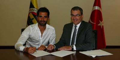 Alper Potuk Yeni Sözleşme İmzaladı