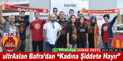 "Kadına Şiddete Hayır" dediler, kadınlara gül dağıttılar