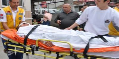 Hızar İle Yüzünü Kesti