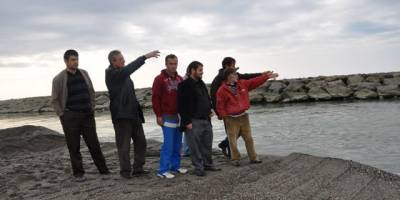 BAFRA'DA 30 BALIKÇI TEKNESİ MAHSUR