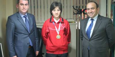 Reyhan Boksta Şampiyon