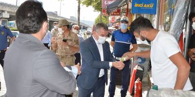 Başkan Sebahattin Özdemir maske denetimine katıldı