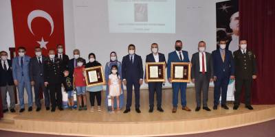 Sinop'ta şehit yakınları ve gazilere devlet övünç madalyası
