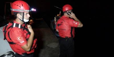 SAMSUN'DA FIRTINADA BALIKÇI KAYIĞI BATTI: 1 ÖLÜ