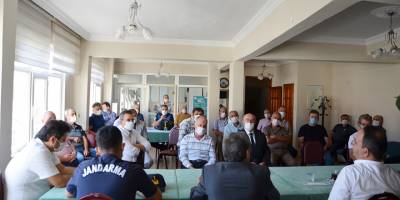 KAYMAKAM CEVDET ERTÜRKMEN MAHALLE MUHTARLARI İLE TOPLANDI