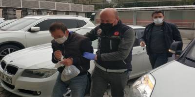 Evinde uyuşturucu ve tarihi eserle yakalandı