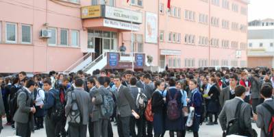 BAFRA KIZILIRMAK LİSESİ'NDE DERS ZİLİ ÇALMADI