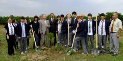 SARI ÇEVRE KÖYÜNE BİN 200 FİDAN DİKİLDİ