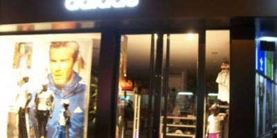 ADİDAS MAĞAZASI BAFRA'YA AÇILDI