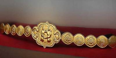 Bengü güreş ağasına altın kemer