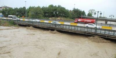 Kürtün Çayı Yine Taştı